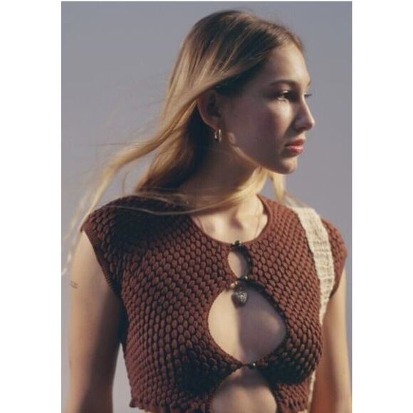 Urban Outfitters Medium Keyhole Bubble Sweater Top Cropped Button Up Brown - Picture 2 of 10